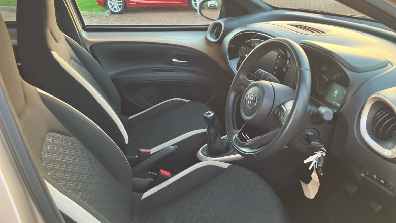 Toyota Aygo X 1.0 VVT-i Edge 5dr Petrol Hatchback